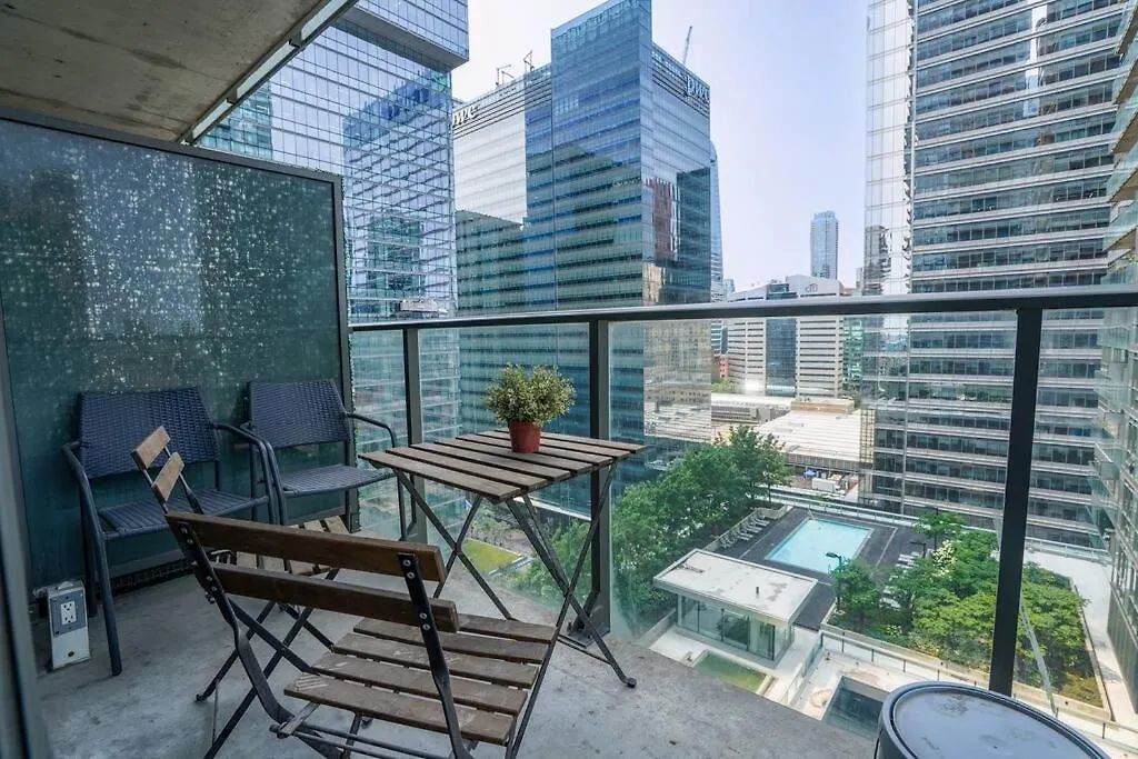 1504 Brand New Best Location 1Br Den With Amazing View Toronto